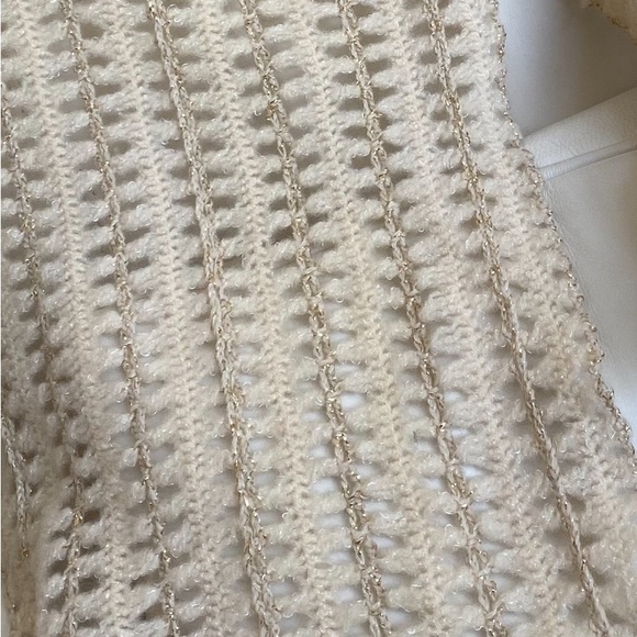 GORGEOUS HAND CROCHETED CREAM & GOLD SPARKLE SCARF! STUNNING!!⭐️⭐️⭐️⭐️ - Picture 4 of 7